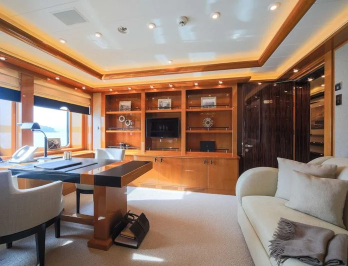 AHS - photo 7, AHS yacht charter