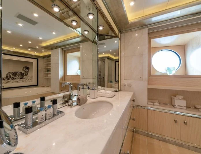 AHS - photo 9, AHS yacht charter