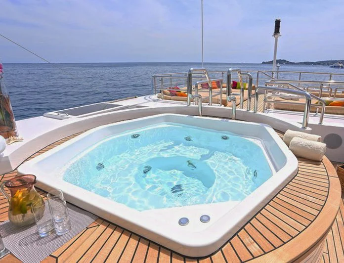 AIR - photo 7, AIR yacht charter