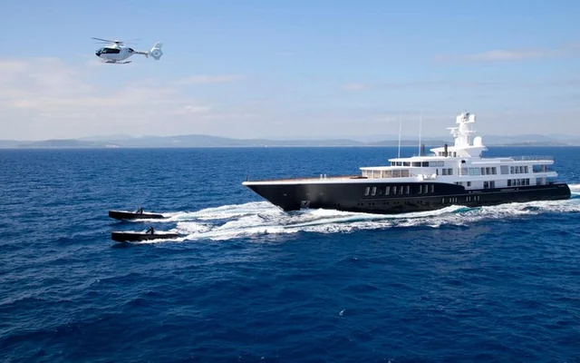 AIR - superyacht for week charter
