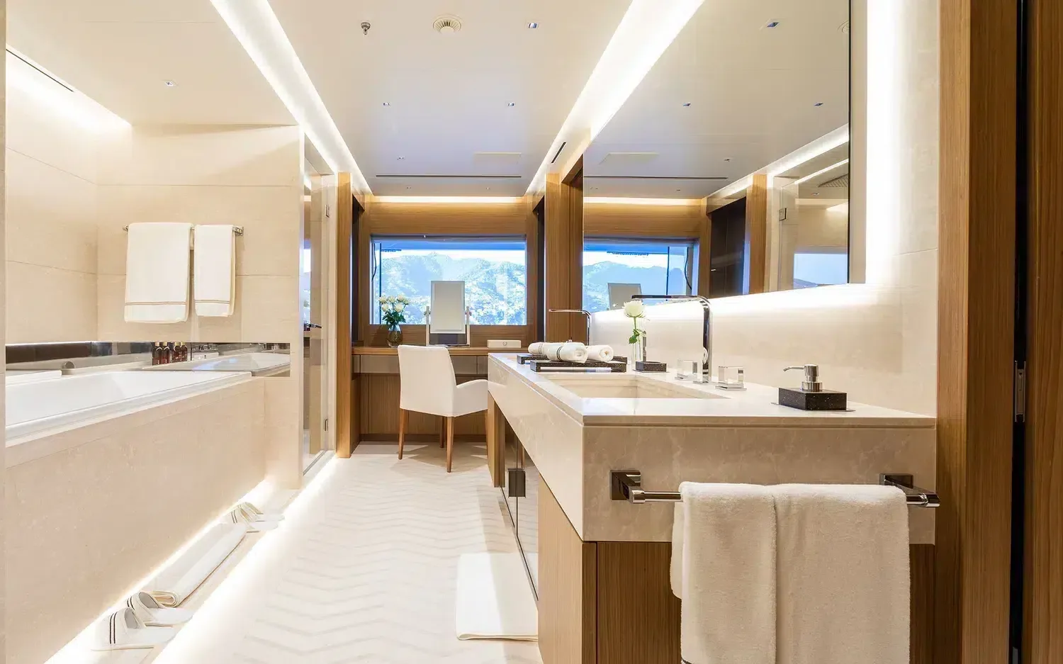 ALFA - photo 26 yacht charter Cannes