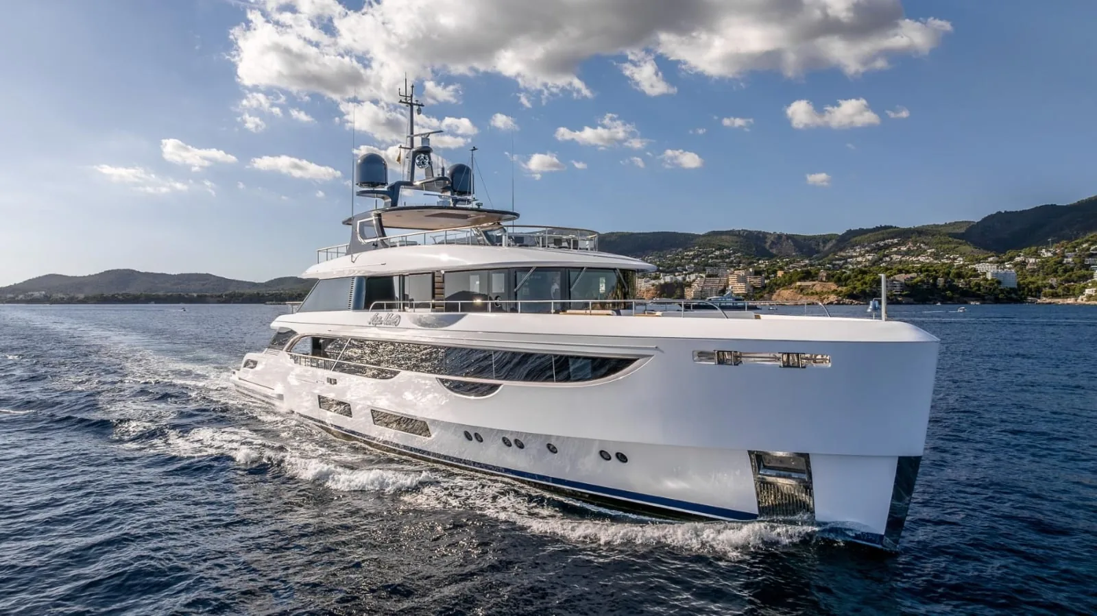 ALPHA WAVES - photo 1 yacht charter Cannes