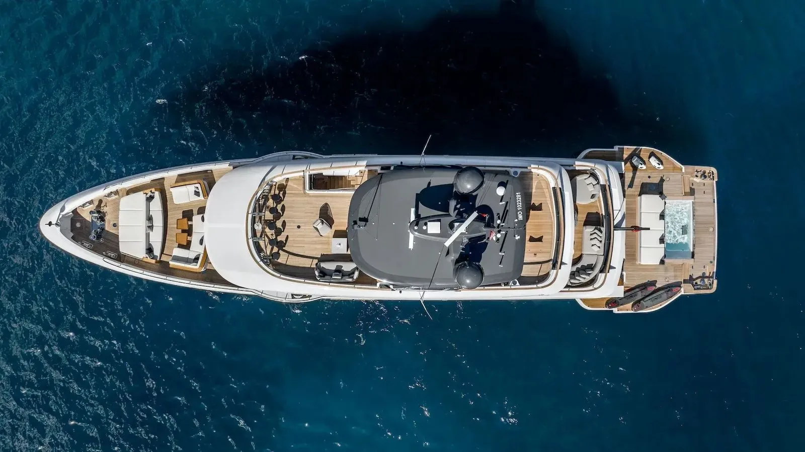 ALPHA WAVES - photo 4 yacht charter Cannes