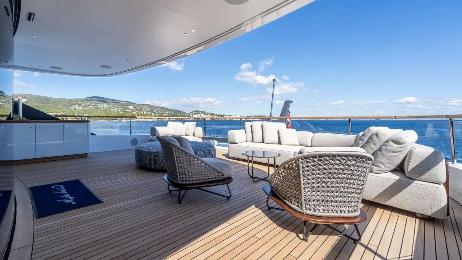 ALPHA WAVES - photo 14 yacht charter Cannes
