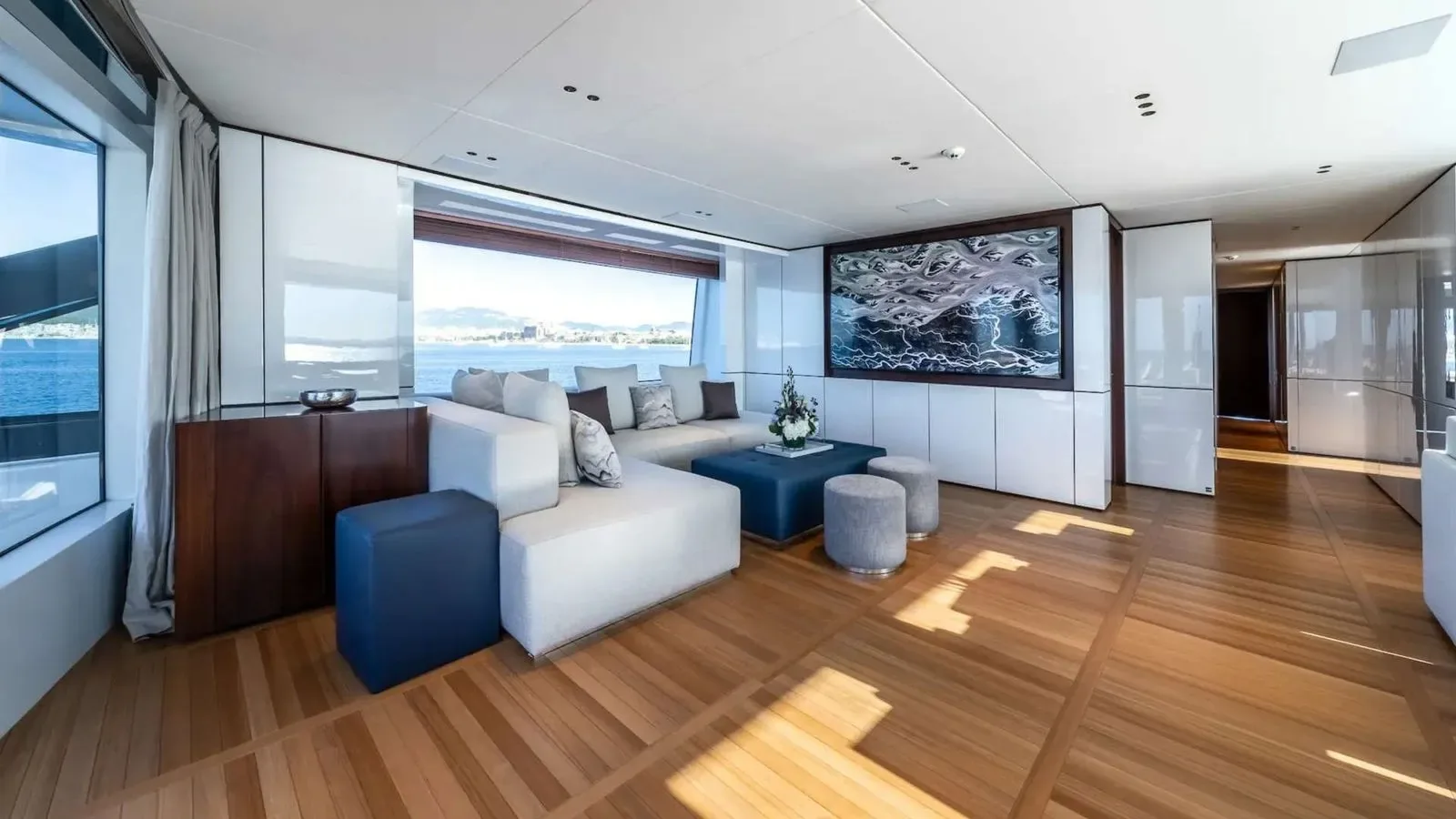 ALPHA WAVES - photo 25 yacht charter Cannes