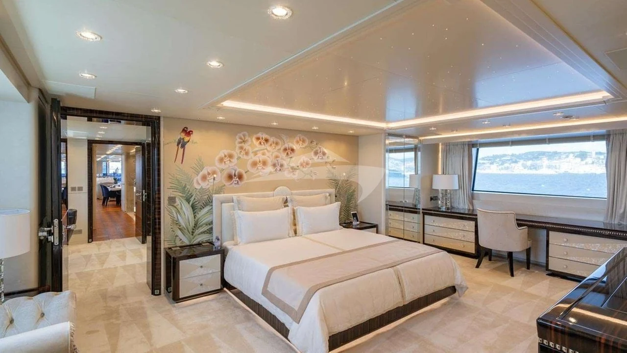Alulim - photo 6 yacht charter Cannes