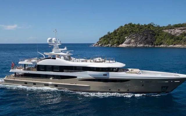 AMIGOS - superyacht for week charter