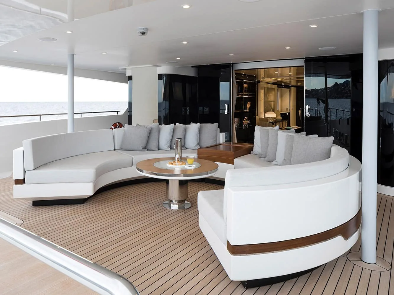 ANDIAMO - photo 5 yacht charter Cannes