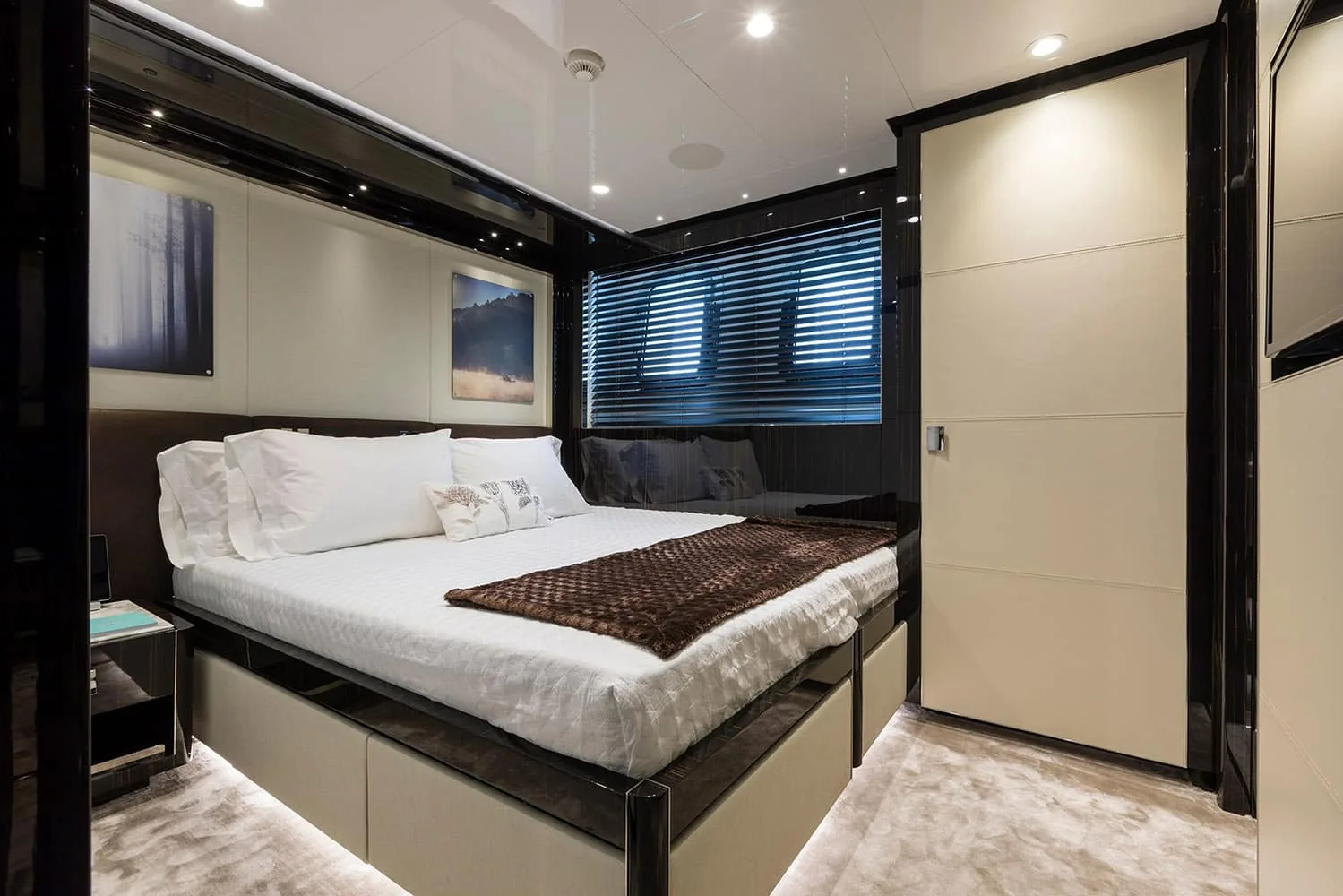 ANDIAMO - photo 16 yacht charter Cannes