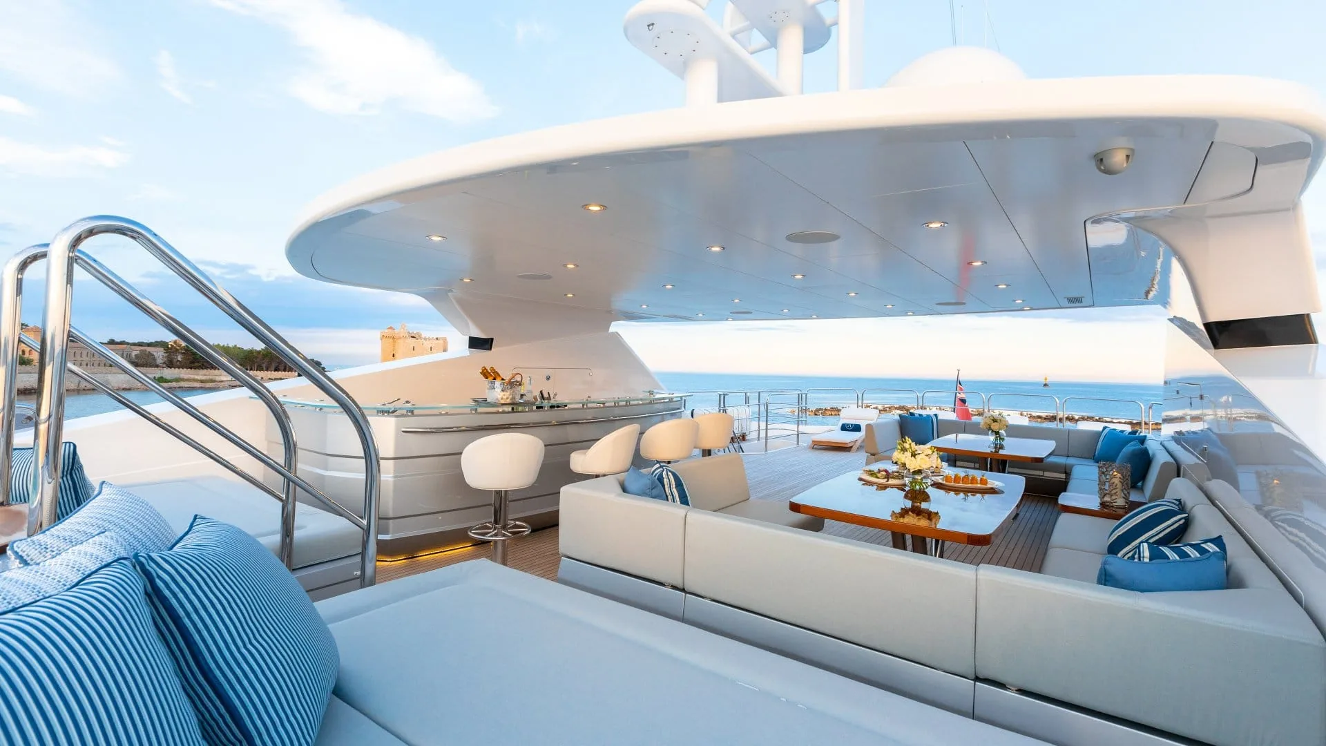 ARADOS - photo 14 yacht charter Cannes