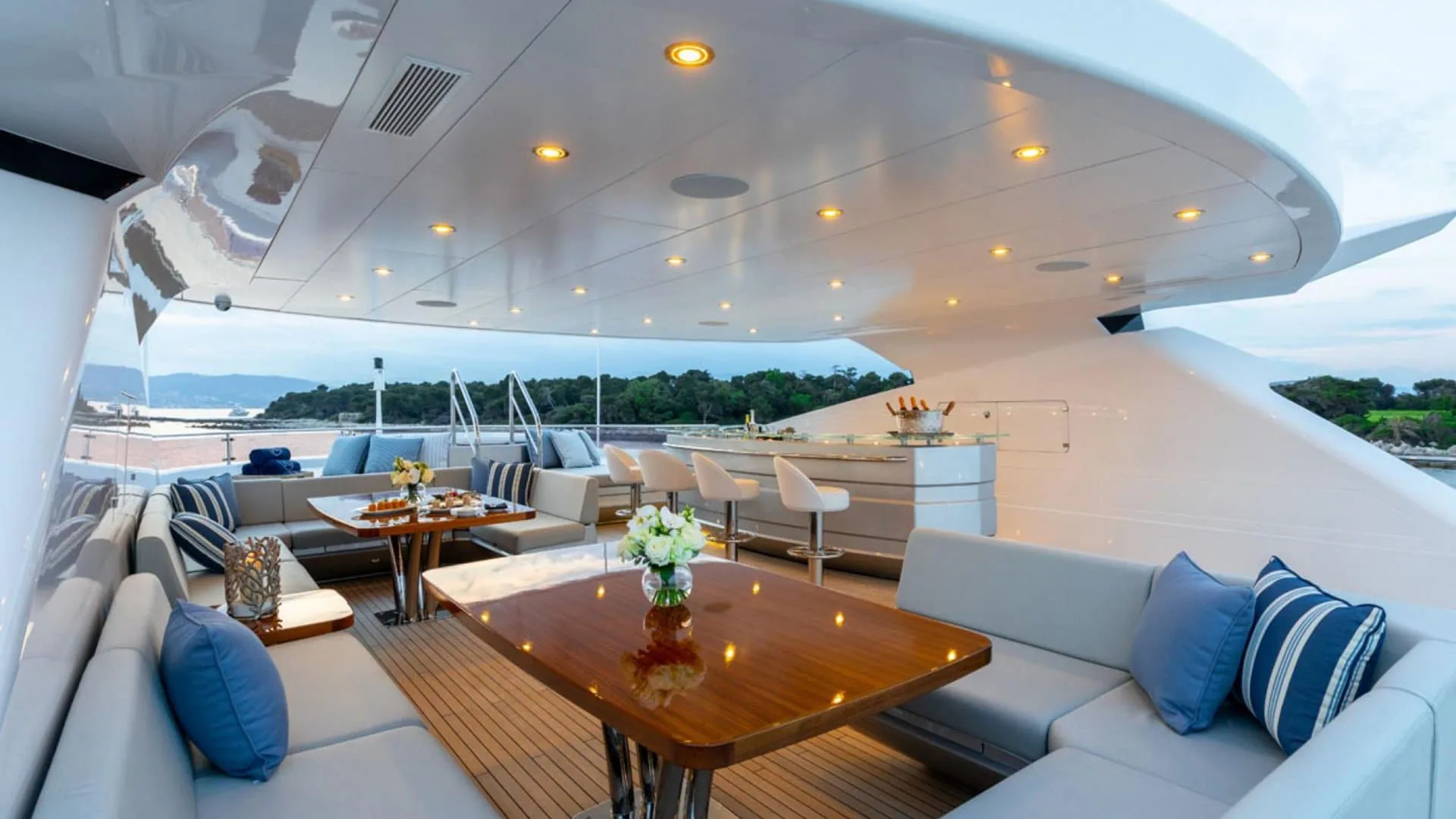 ARADOS - photo 15 yacht charter Cannes