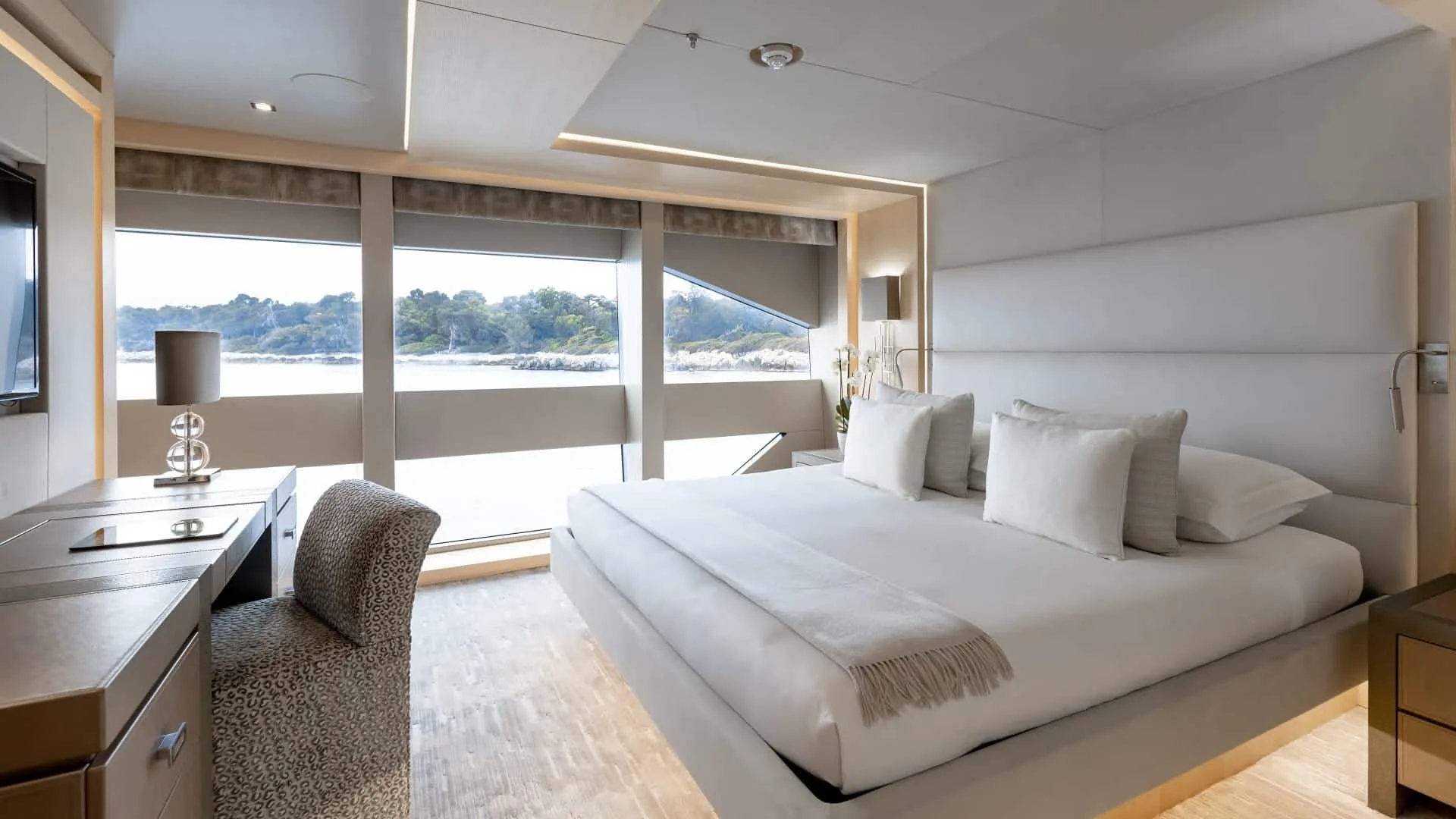 ARADOS - photo 23 yacht charter Cannes