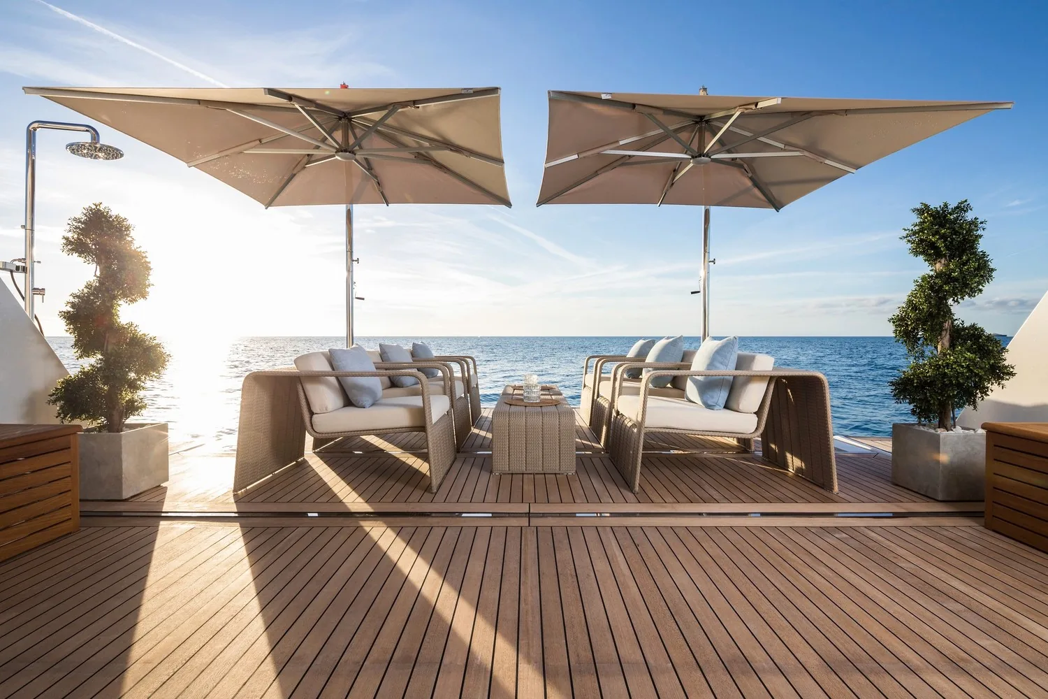 ARTISAN - photo 8 yacht charter Cannes