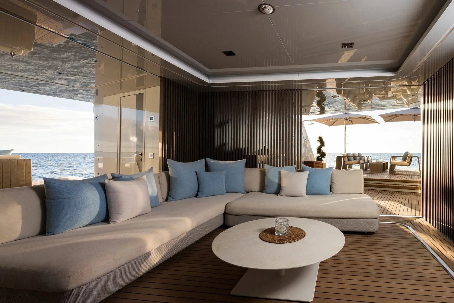 ARTISAN - photo 9 yacht charter Cannes