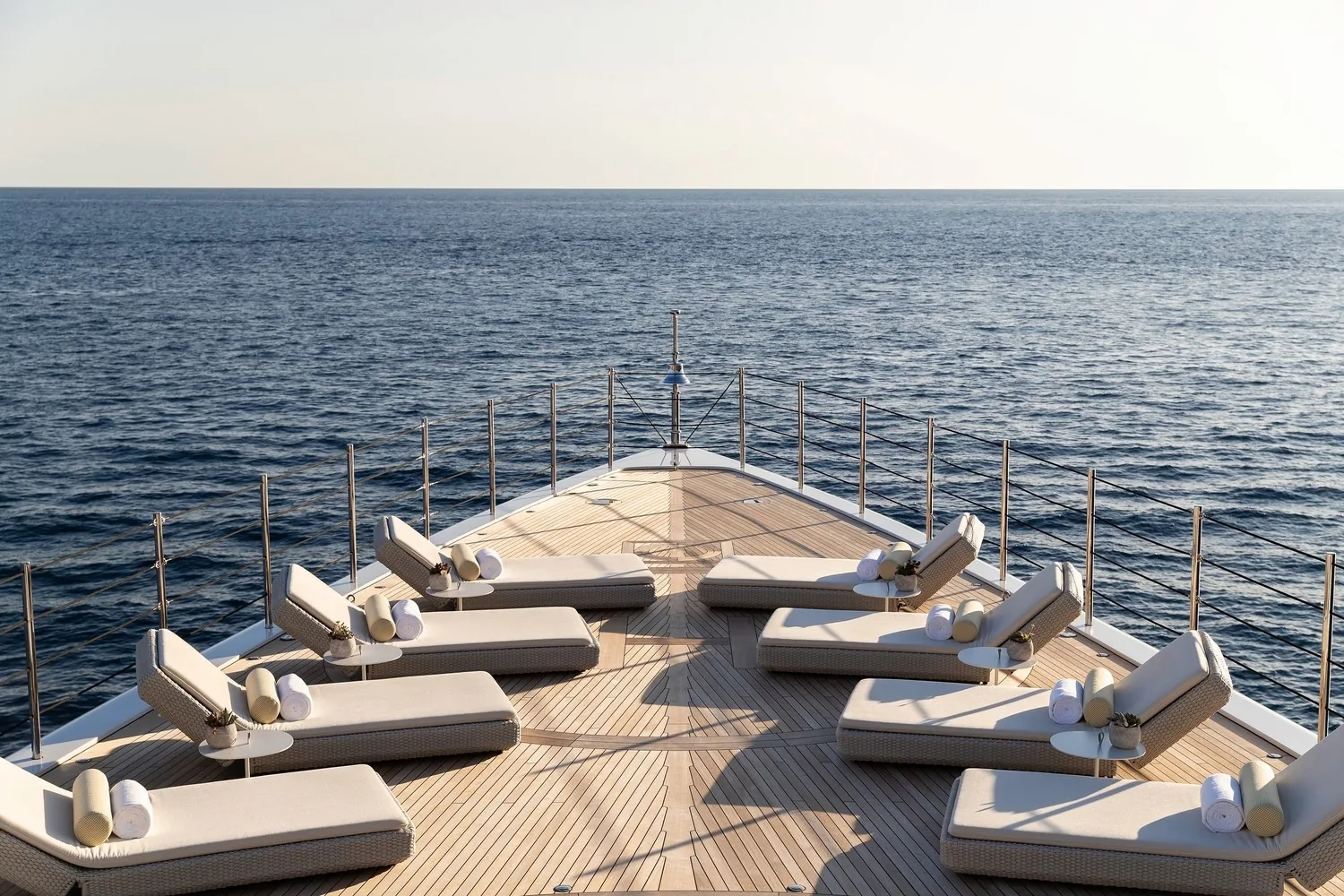 ARTISAN - photo 15 yacht charter Cannes