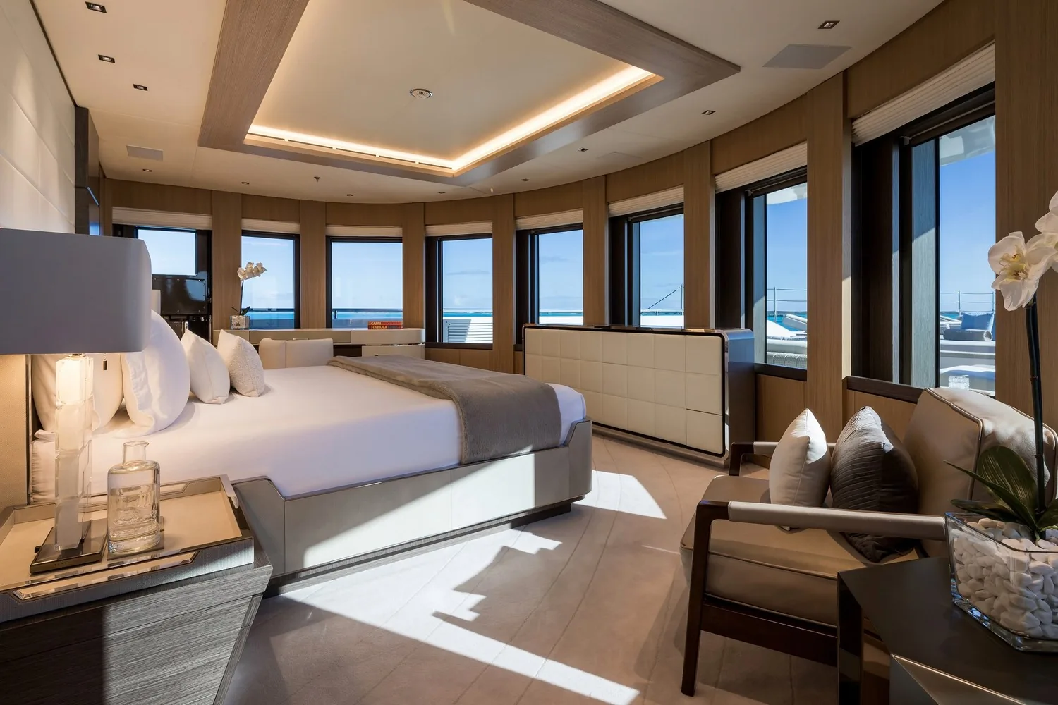 ARTISAN - photo 29 yacht charter Cannes