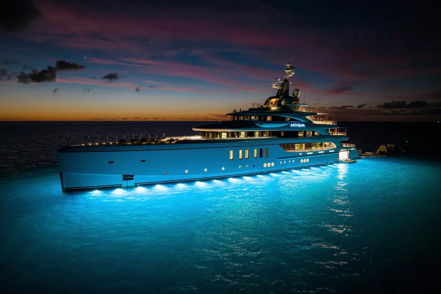 ARTISAN - photo 46 yacht charter Cannes