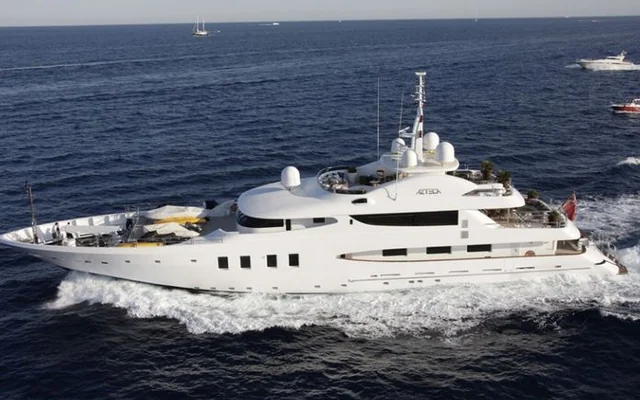 AZTECA - superyacht for week charter