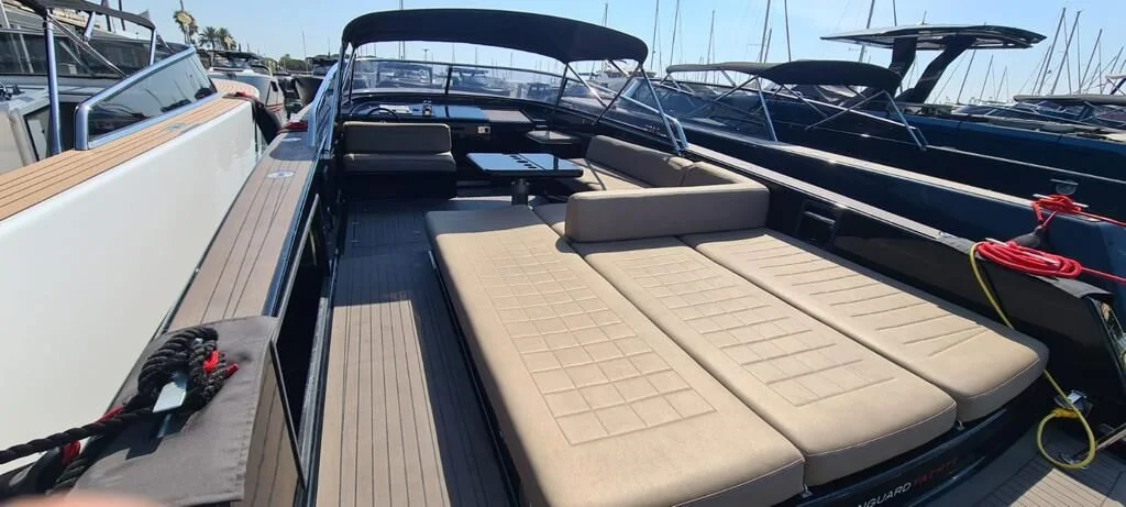 Balagan - photo 4 yacht charter Cannes
