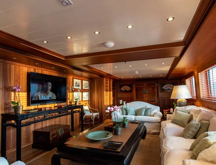 BLEU DE NIMES - photo 11, BLEU DE NIMES yacht charter