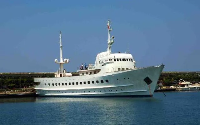 BLUE DAWN - classic yacht for week charter