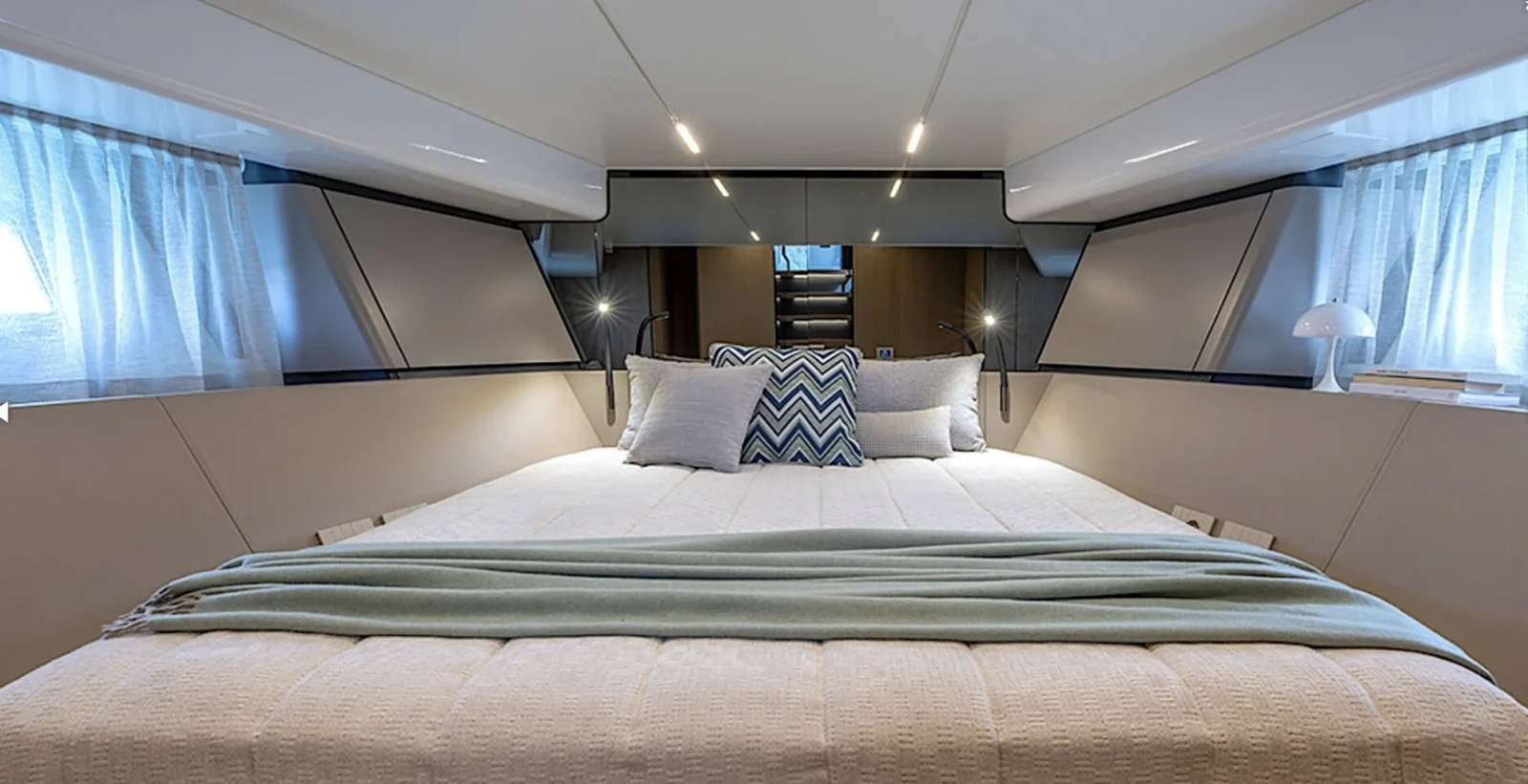 Bluegame BG54 - photo 16 yacht charter Cannes