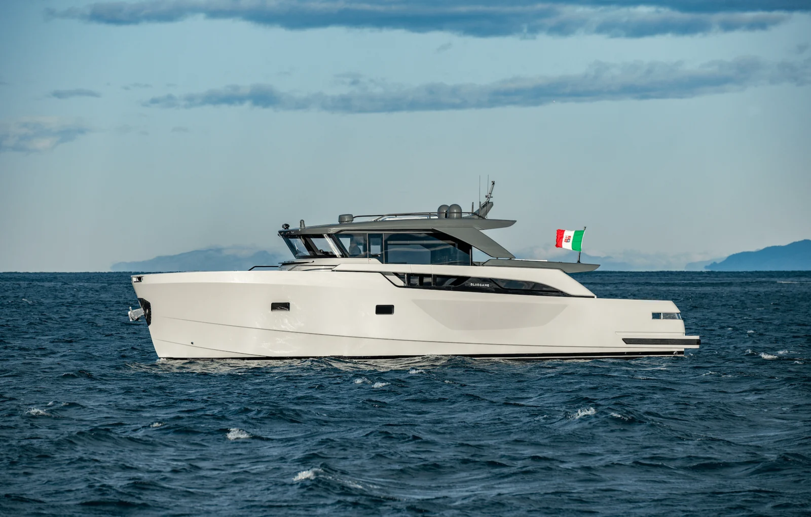 Bluegame BG62 - photo 5 yacht charter Cannes