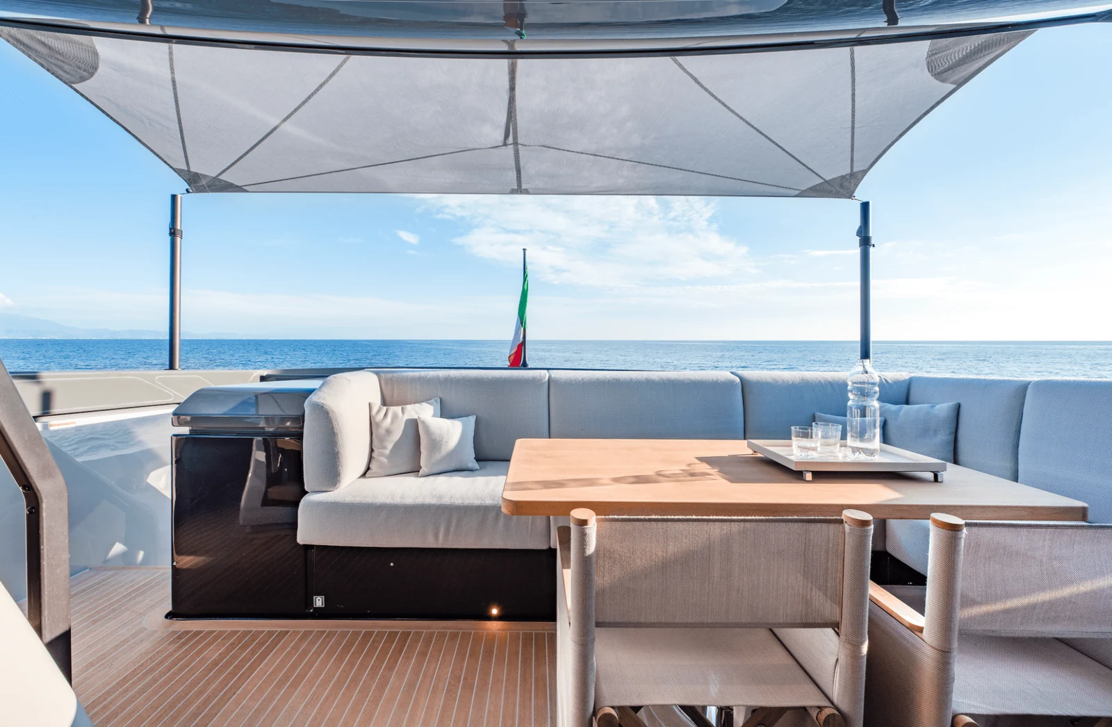 Bluegame BG62 - photo 7 yacht charter Cannes