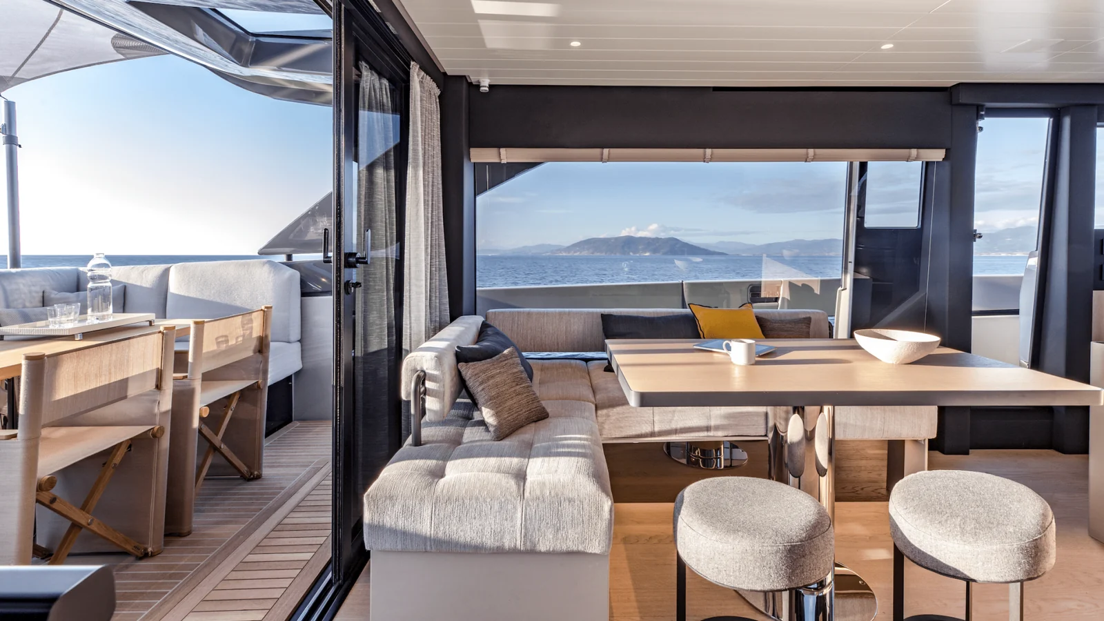 Bluegame BG62 - photo 14 yacht charter Cannes