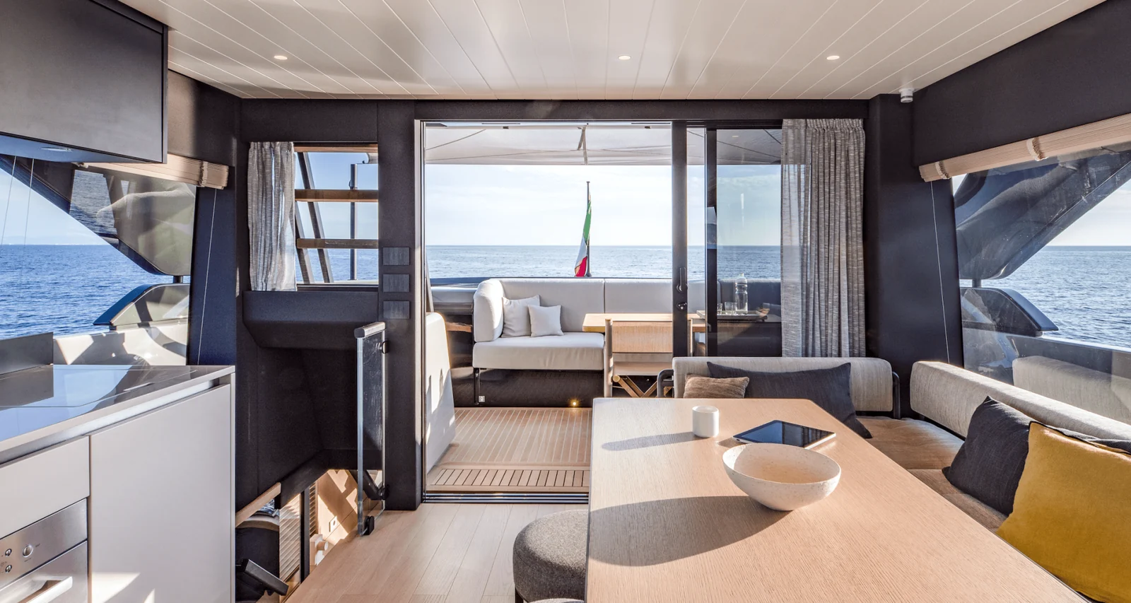 Bluegame BG62 - photo 19 yacht charter Cannes
