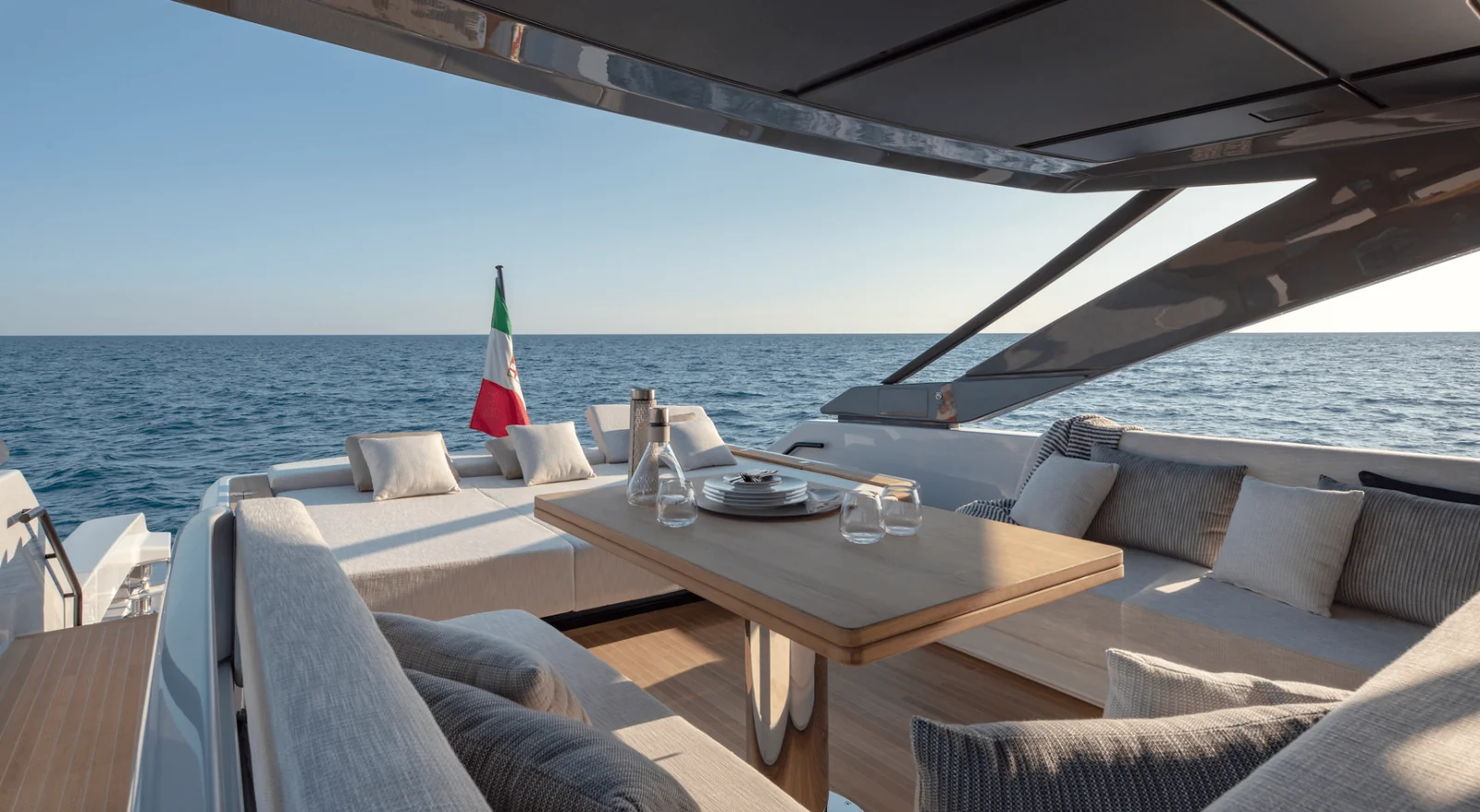 Bluegame BGX73 - photo 5 yacht charter Cannes