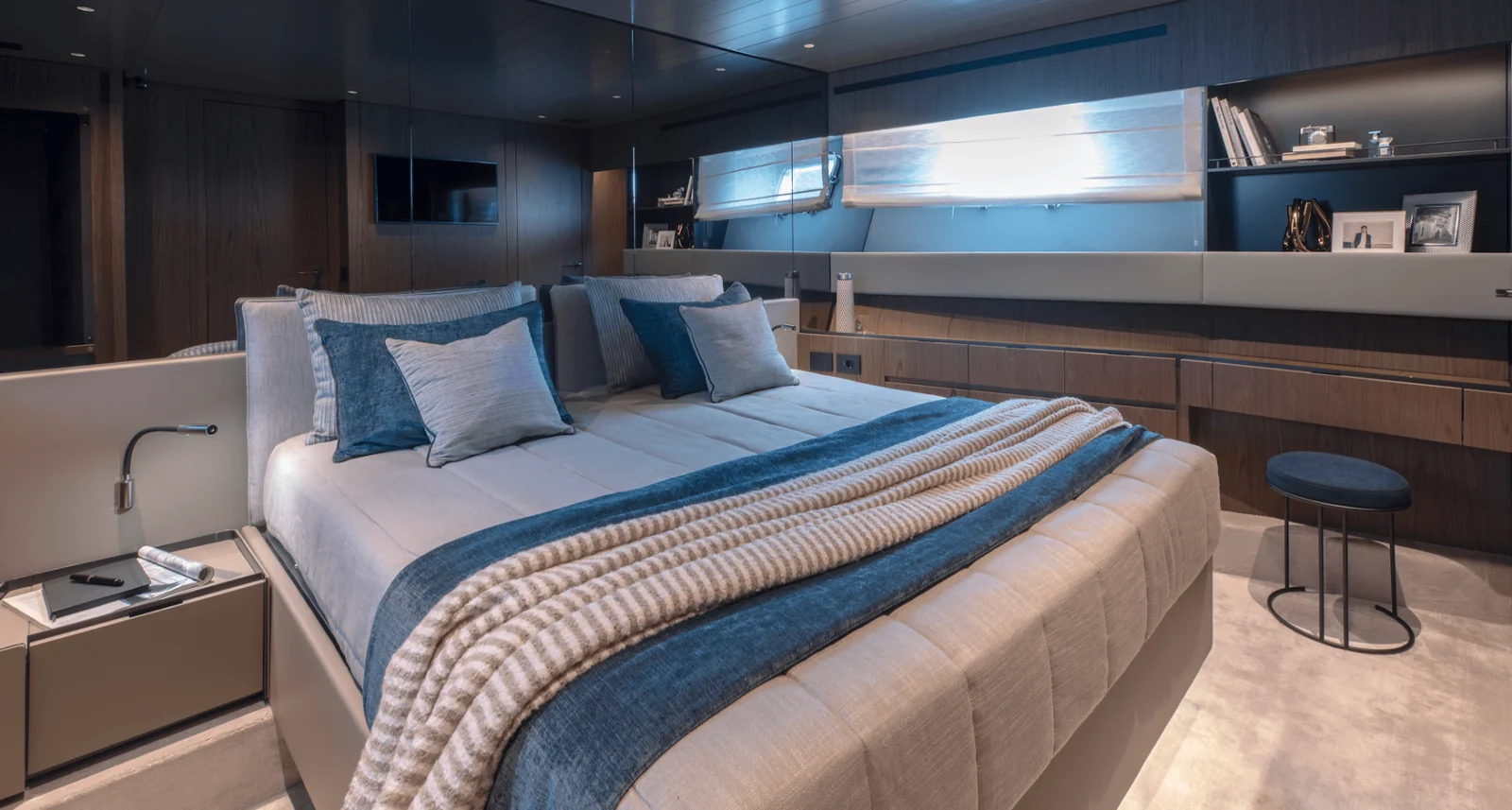 Bluegame BGX73 - photo 13 yacht charter Cannes