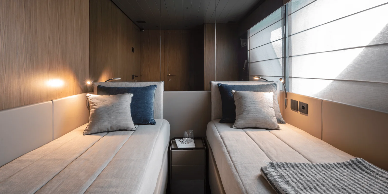 Bluegame BGX73 - photo 15 yacht charter Cannes