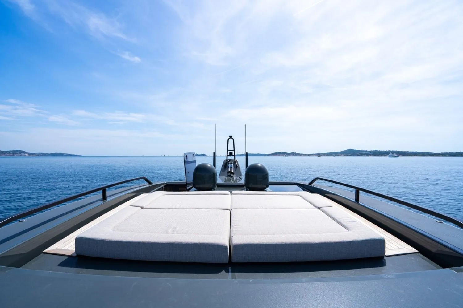 BLUEGAME BGX63 - photo 12 yacht charter Cannes