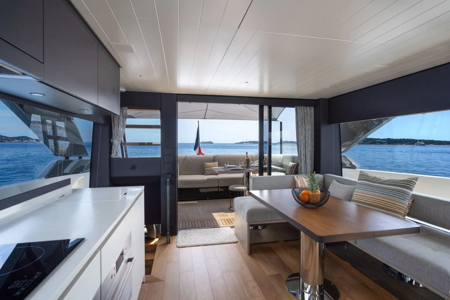 BLUEGAME BGX63 - photo 13 yacht charter Cannes