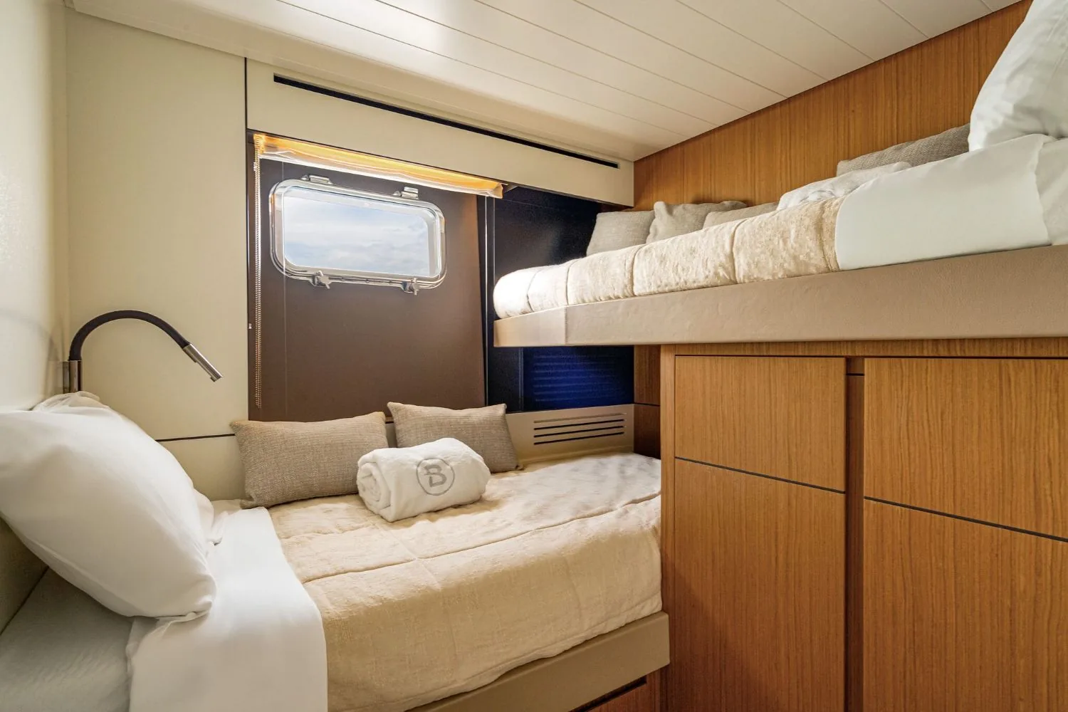 BLUEGAME BGX63 - photo 17 yacht charter Cannes