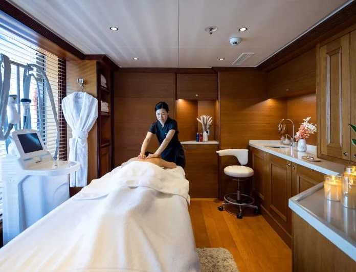 BOADICEA - photo 13, BOADICEA yacht charter