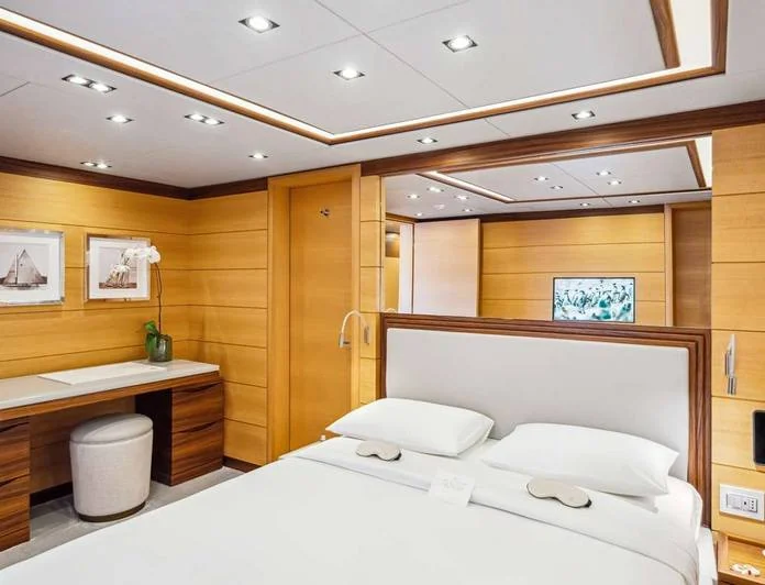 BOMBAY - photo 5, BOMBAY yacht charter