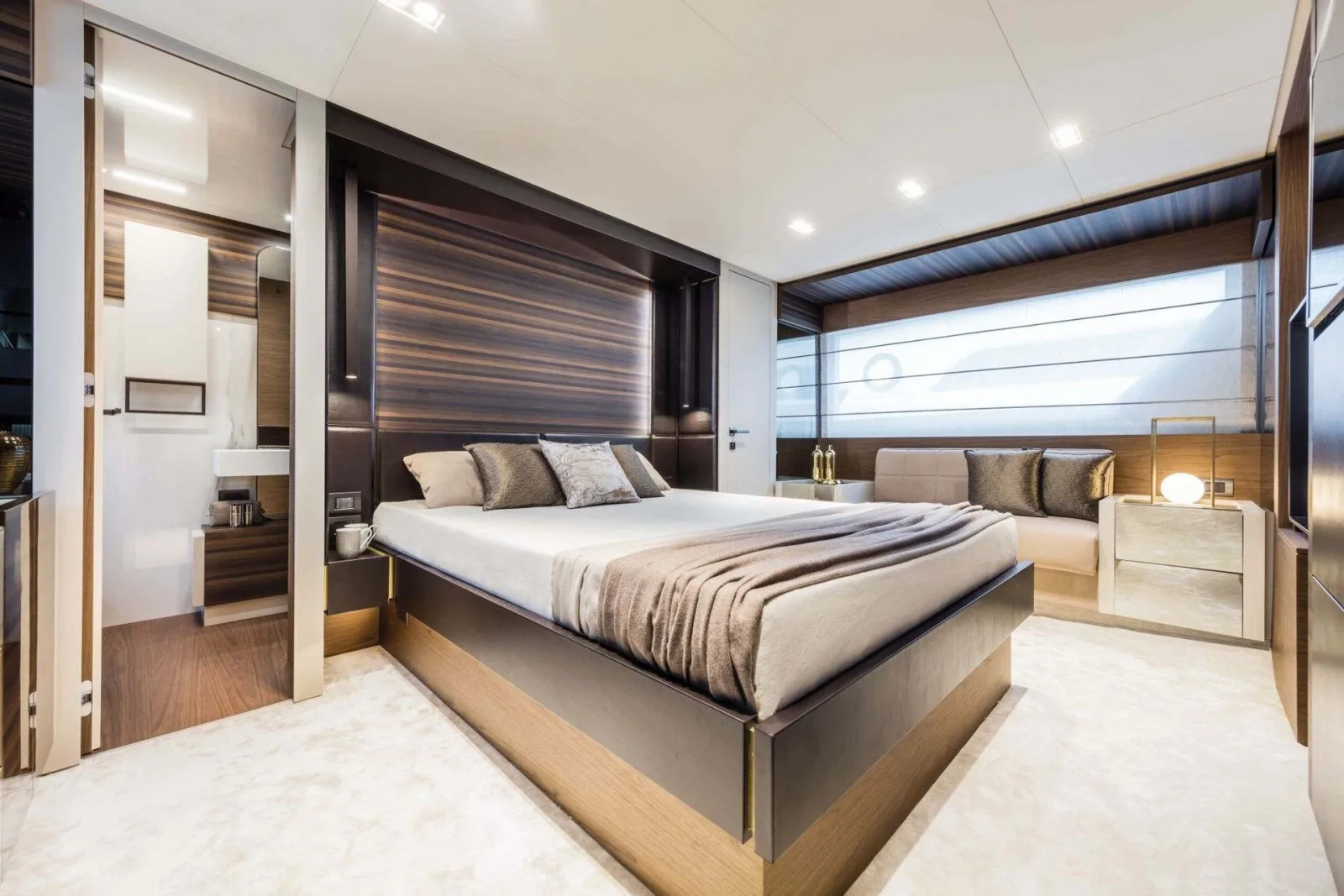CARE ONE - photo 11 yacht charter Cannes
