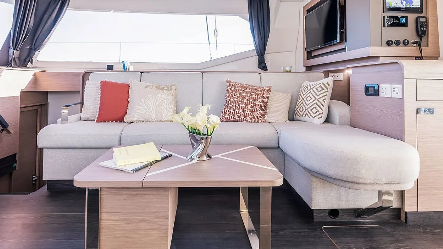 CATAMARAN AURA 51 - photo 11 yacht charter Cannes