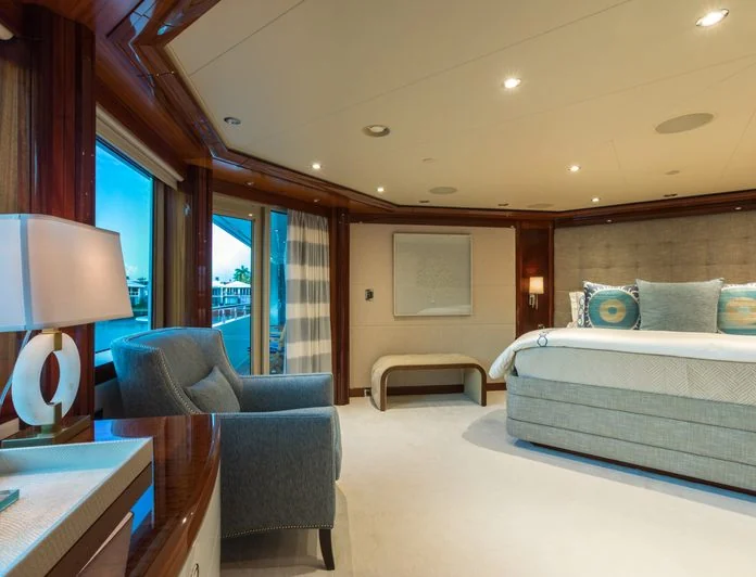 CHASING DAYLIGHT - photo 9, CHASING DAYLIGHT yacht charter