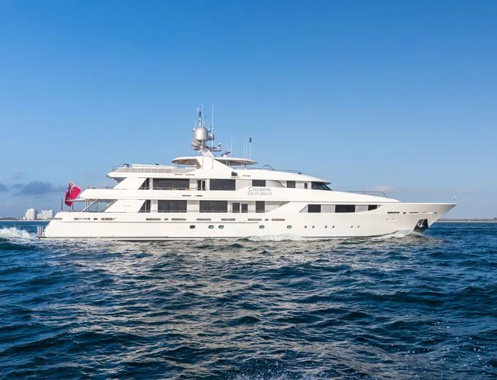 CHASING DAYLIGHT - photo 15, CHASING DAYLIGHT yacht charter