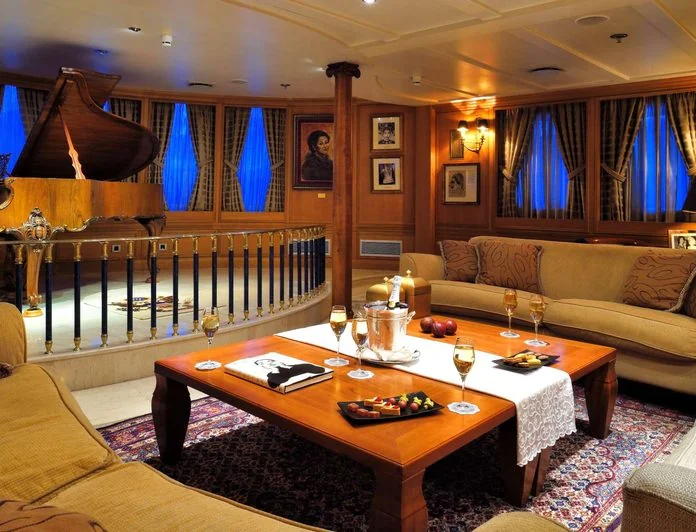 CHRISTINA O - photo 4, CHRISTINA O yacht charter