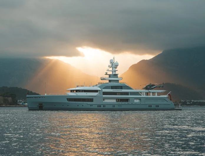 CLOUDBREAK - photo 1, CLOUDBREAK yacht charter