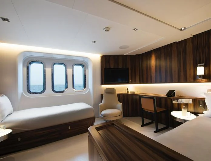 CLOUDBREAK - photo 13, CLOUDBREAK yacht charter