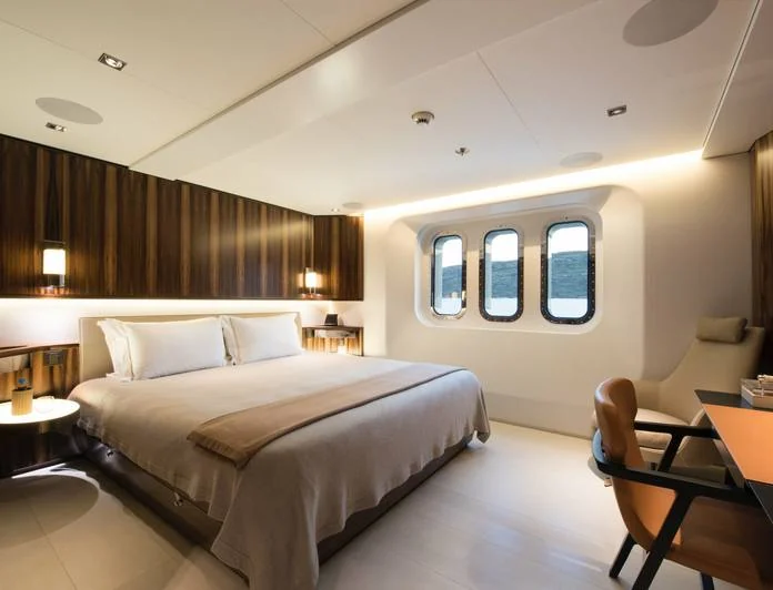 CLOUDBREAK - photo 15, CLOUDBREAK yacht charter