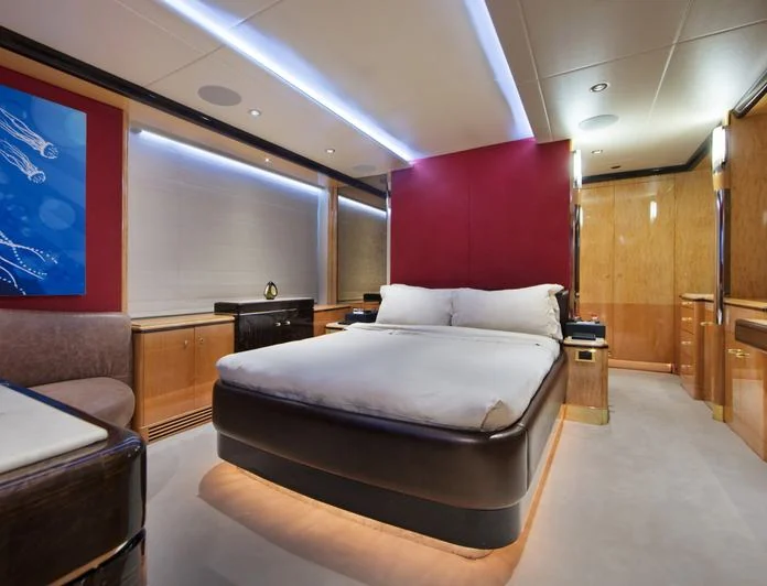 CODE 8 - photo 6, CODE 8 yacht charter