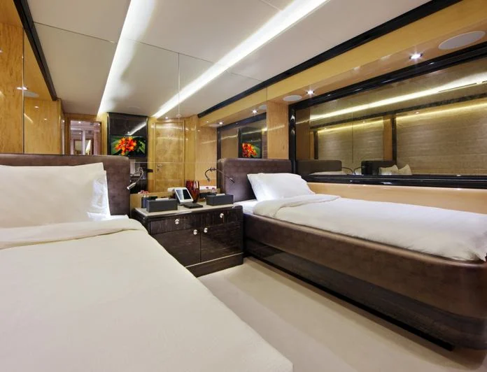 CODE 8 - photo 7, CODE 8 yacht charter