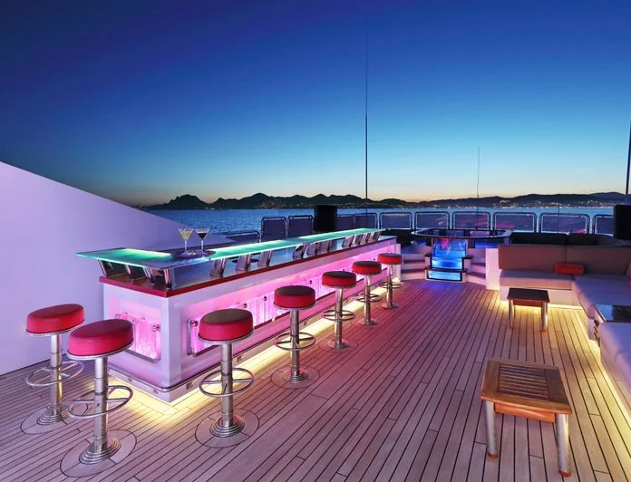CODE 8 - photo 11, CODE 8 yacht charter