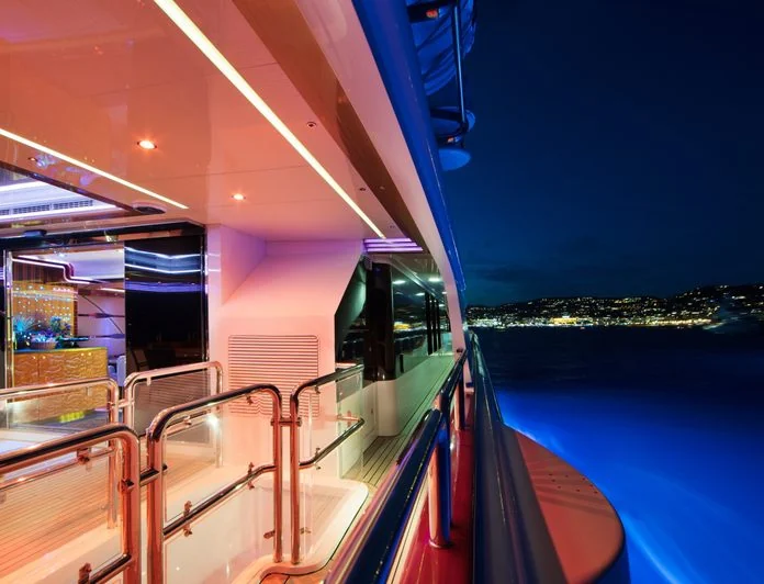 CODE 8 - photo 13, CODE 8 yacht charter